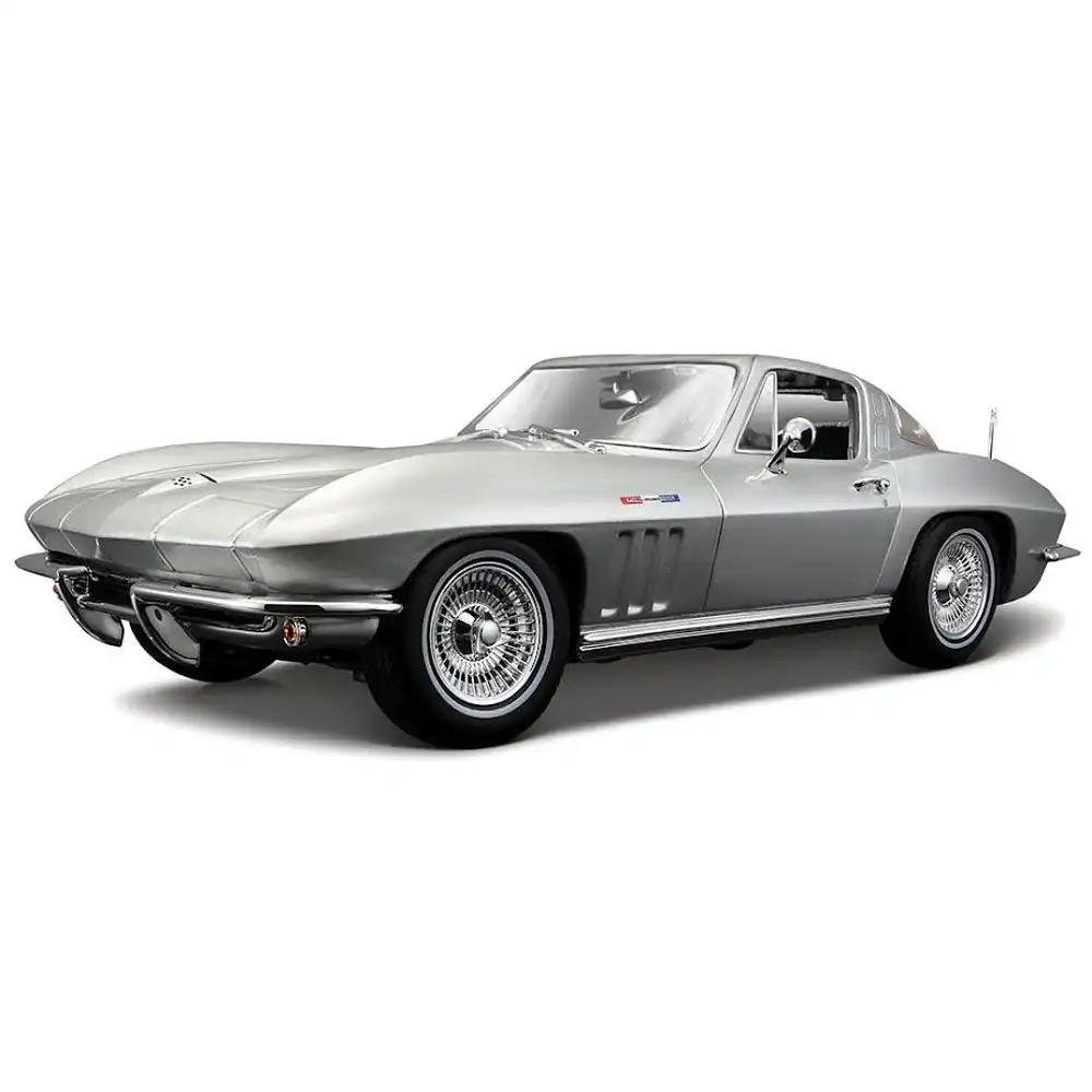 Maisto - 1965 Chevrolet Corvette 1/18 Diecast Model - Silver - 31640