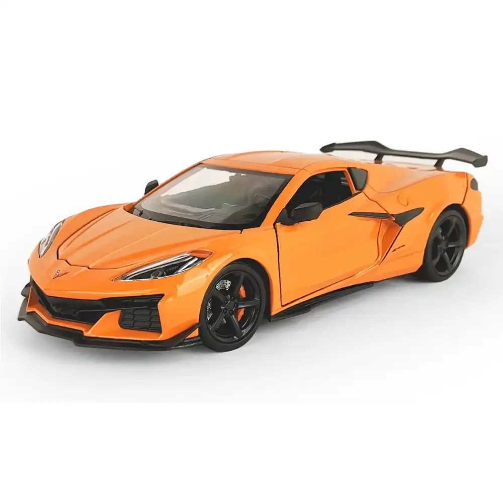 Welly - 2023 Chevrolet Corvette Z06 1/24 Diecast Model - Orange - 24120